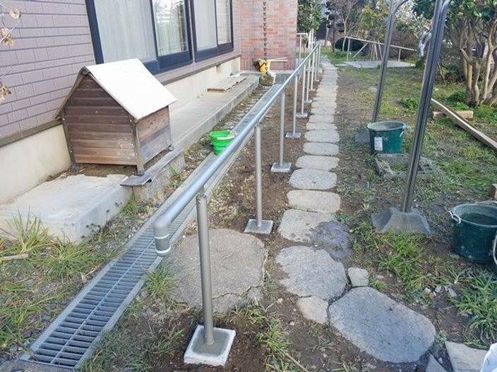 歩行用補助手すり設置施工後