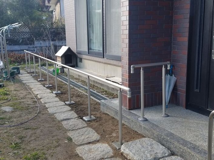 歩行用補助手すり設置施工後